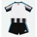Newcastle United Hjemmedraktsett Barn 2026-27 Korte ermer (+ Korte bukser) Newcastle United Hjemmedraktsett Barn 2026-27 Korte ermer (+ Korte bukser)