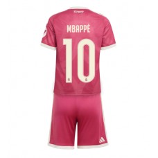 Real Madrid Kylian Mbappe #10 Tredjedraktsett Barn 2026-27 Korte ermer (+ Korte bukser) Real Madrid Kylian Mbappe #10 Tredjedraktsett Barn 2026-27 Korte ermer (+ Korte bukser)
